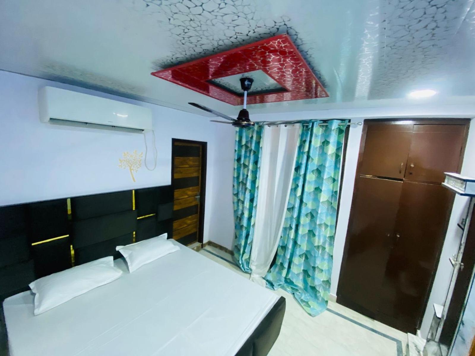 Flips With Mykonos Guest House New Delhi Luaran gambar